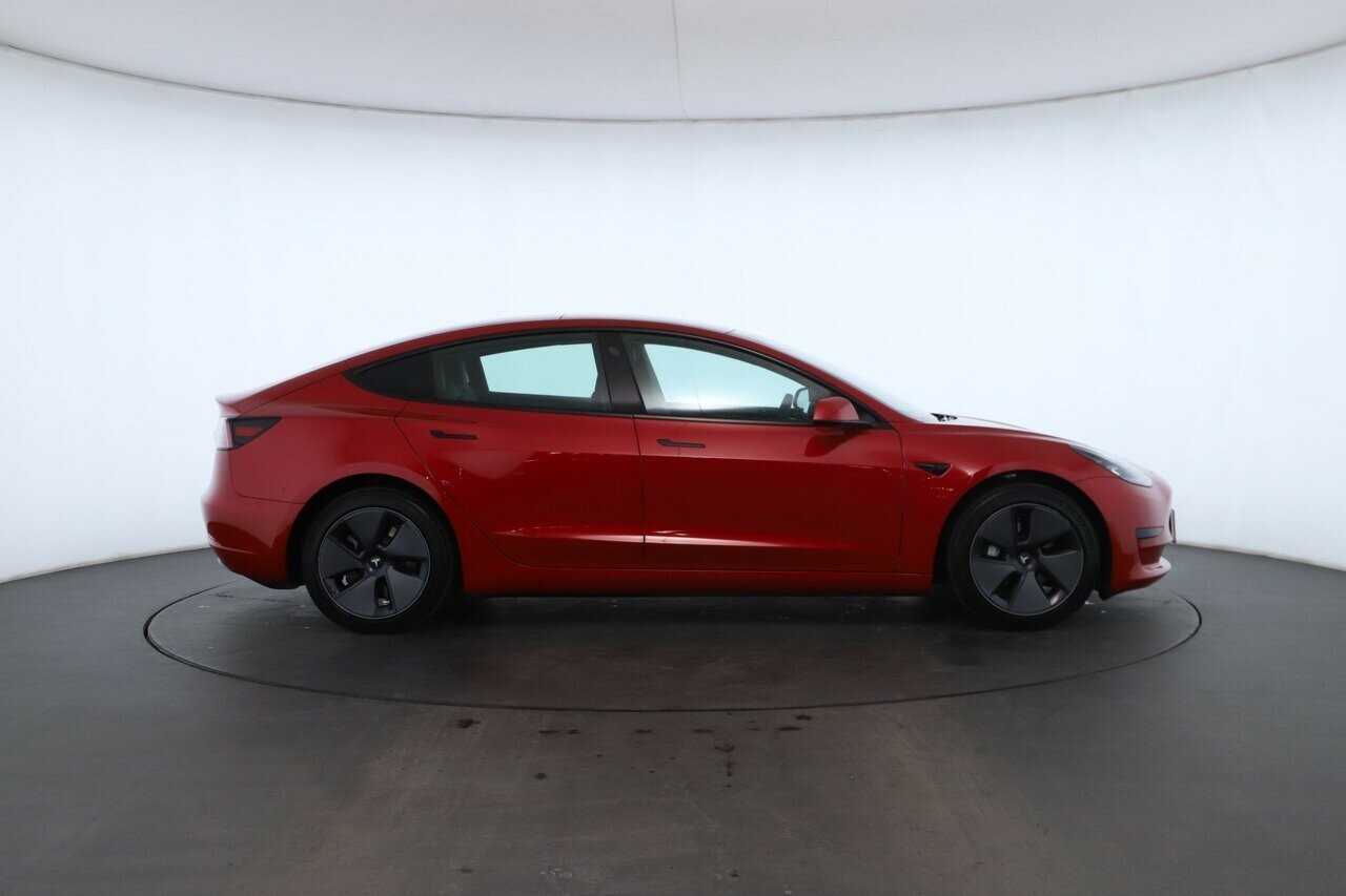 Tesla Model 3 image 3