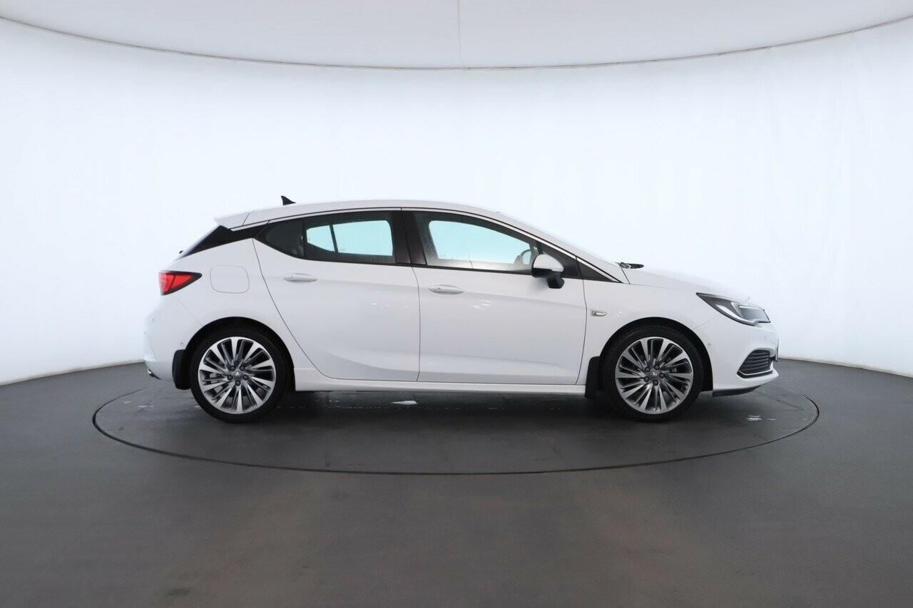 Holden Astra image 3
