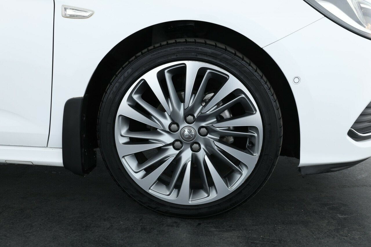 Holden Astra image 4