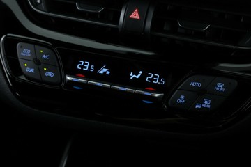 https://vehicle-cdn.autoleague.cloud/30675_61038147_26.jpg