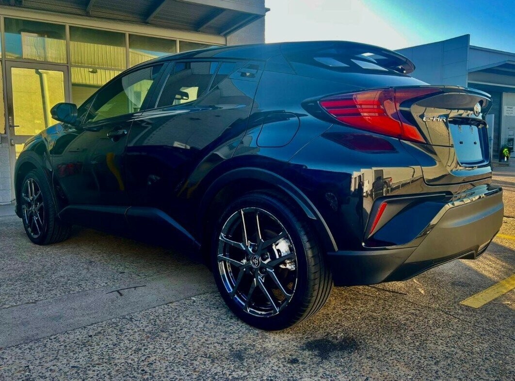 Toyota C-hr image 4