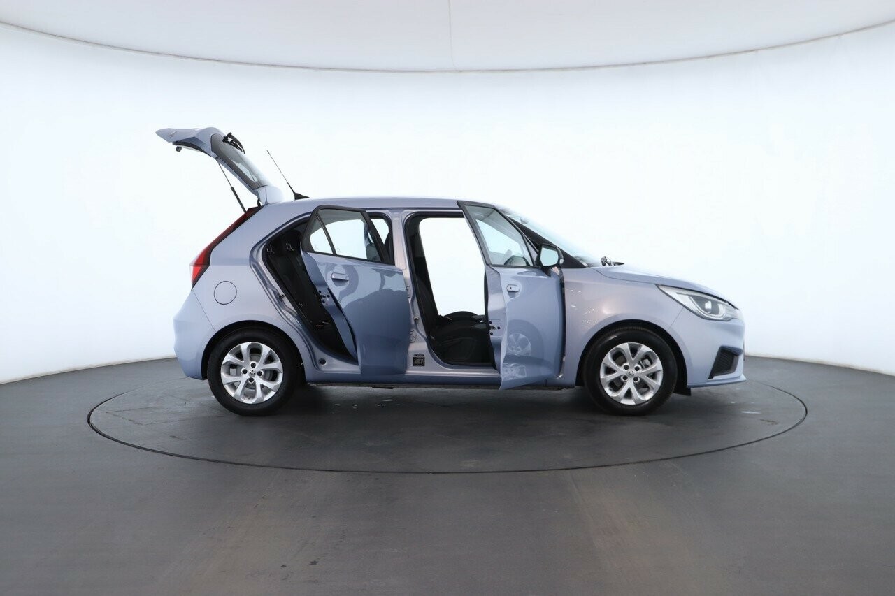 MG Mg3 image 2