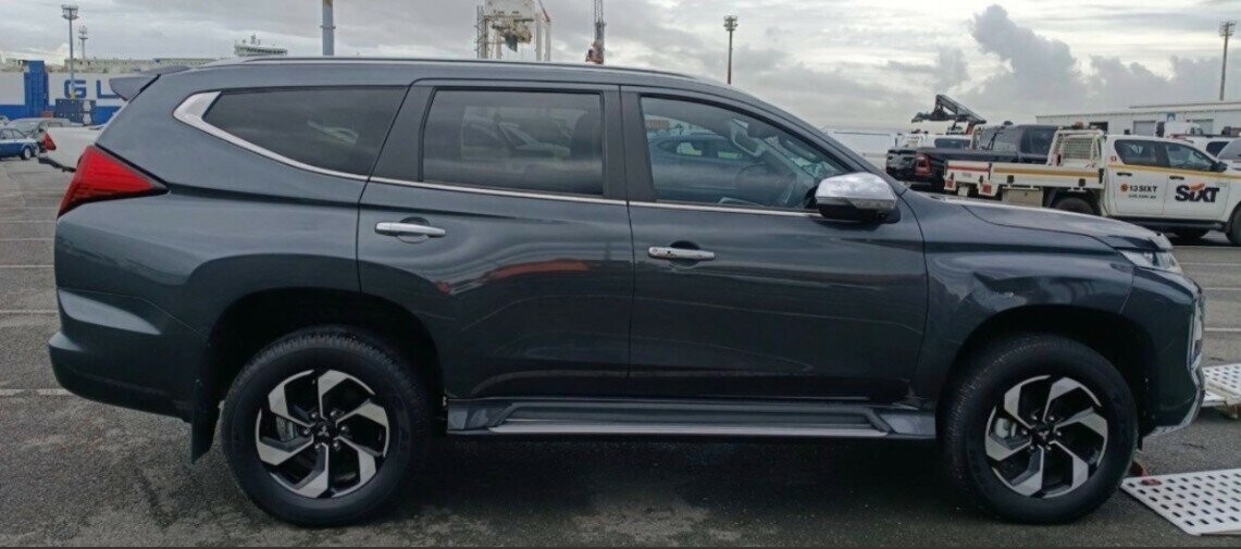 Mitsubishi Pajero Sport image 4