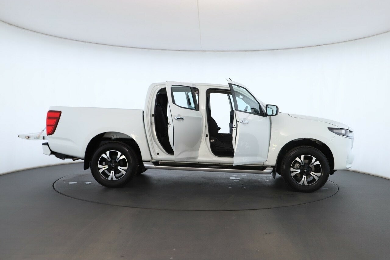 Mazda Bt-50 image 2