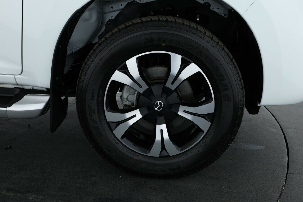 Mazda Bt-50 image 4