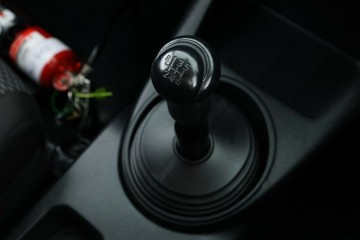 https://vehicle-cdn.autoleague.cloud/30675_61038215_28.jpg