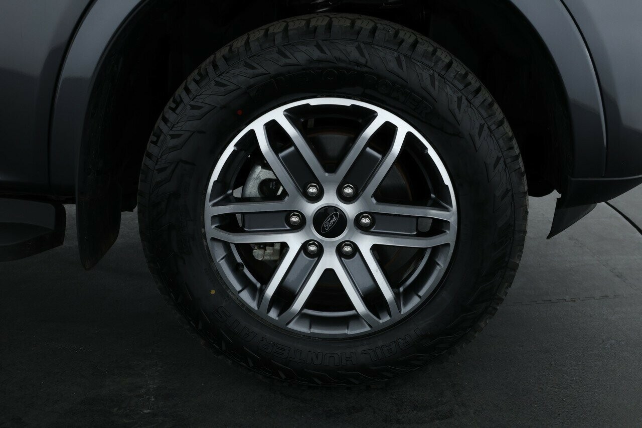 Ford Everest image 4