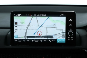 https://vehicle-cdn.autoleague.cloud/30675_61038239_26.jpg