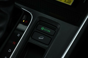 https://vehicle-cdn.autoleague.cloud/30675_61038239_31.jpg