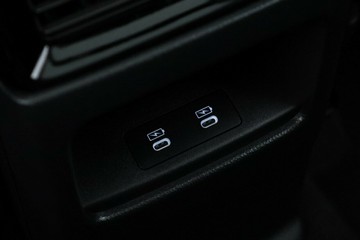 https://vehicle-cdn.autoleague.cloud/30675_61038239_38.jpg