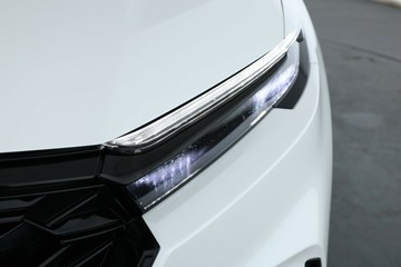 https://vehicle-cdn.autoleague.cloud/30675_61038239_8.jpg