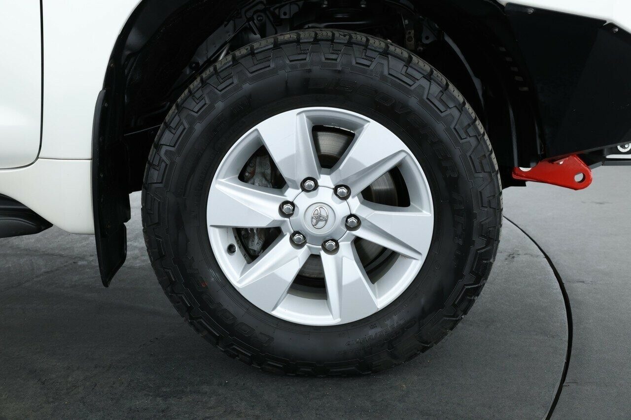Toyota Landcruiser Prado image 4