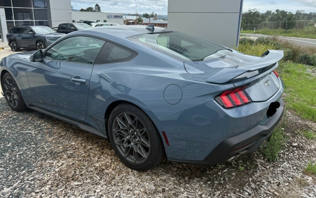 Ford Mustang image 3