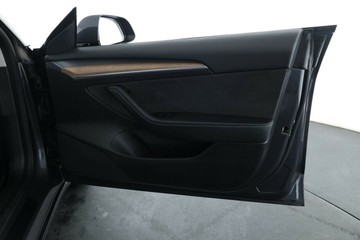 https://vehicle-cdn.autoleague.cloud/30675_61038305_19.jpg