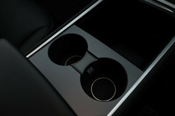 https://vehicle-cdn.autoleague.cloud/30675_61038305_28.jpg