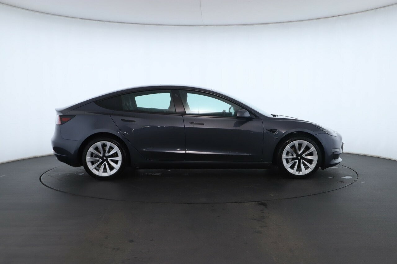 Tesla Model 3 image 3
