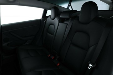 https://vehicle-cdn.autoleague.cloud/30675_61038305_32.jpg