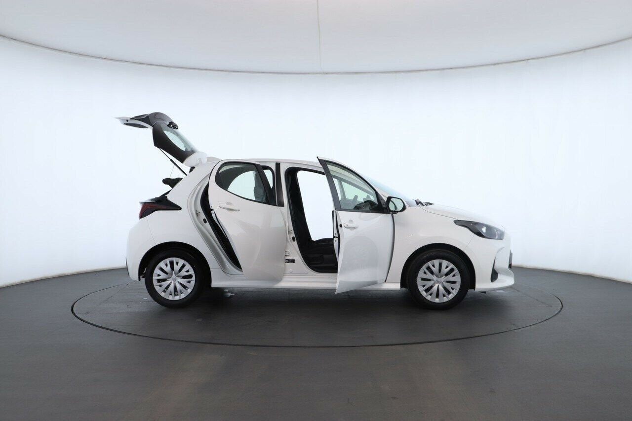 Toyota Yaris image 2