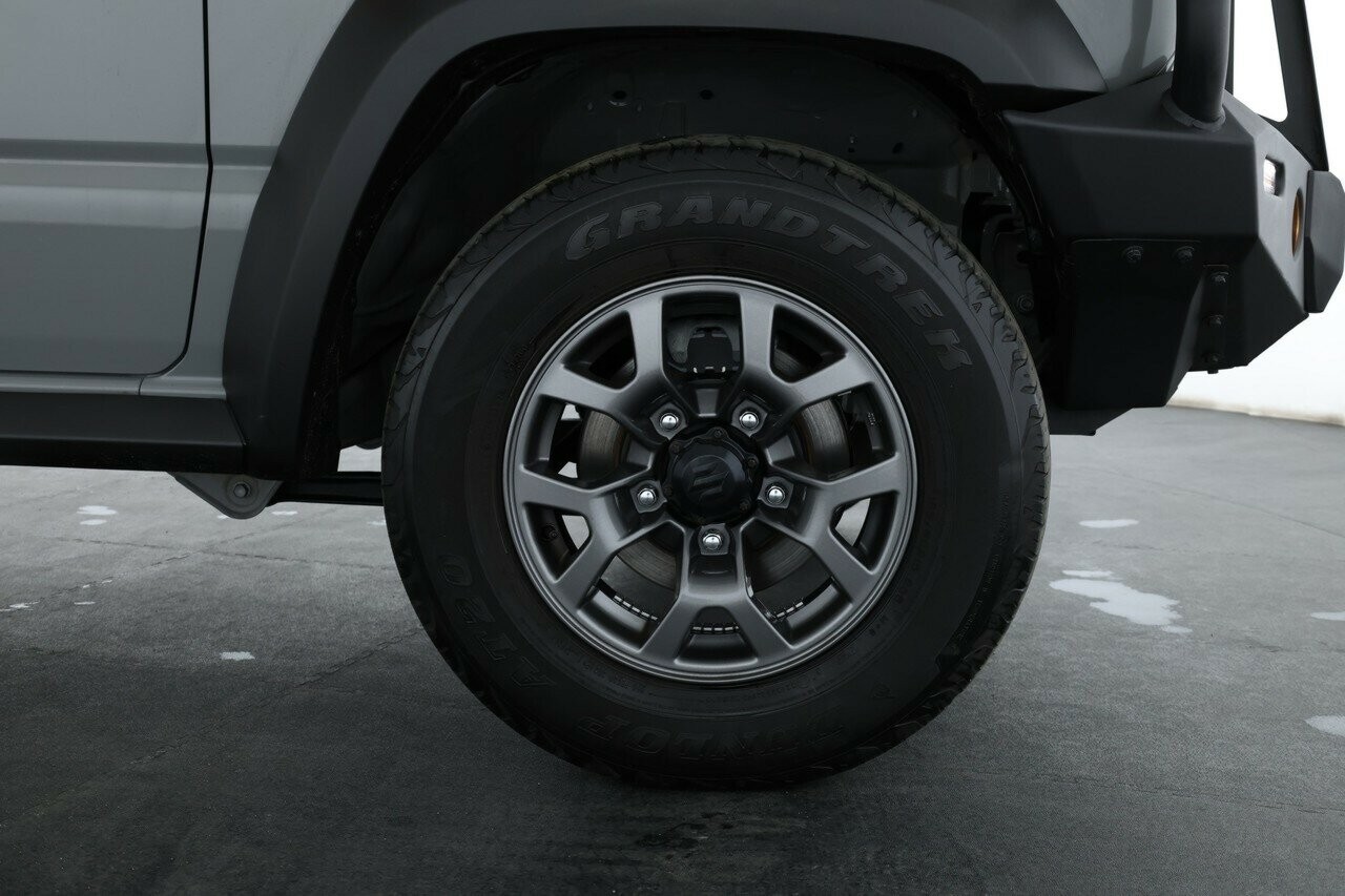 Suzuki Jimny image 2