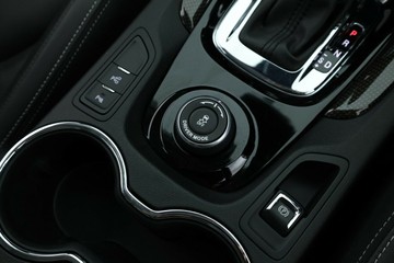 https://vehicle-cdn.autoleague.cloud/30675_61038375_30.jpg