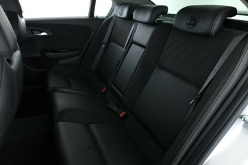https://vehicle-cdn.autoleague.cloud/30675_61038375_35.jpg