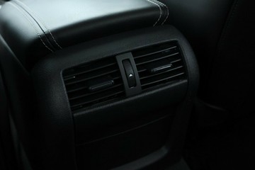 https://vehicle-cdn.autoleague.cloud/30675_61038375_36.jpg
