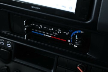 https://vehicle-cdn.autoleague.cloud/30675_61038465_28.jpg