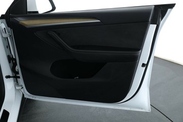 https://vehicle-cdn.autoleague.cloud/30675_61038470_11.jpg