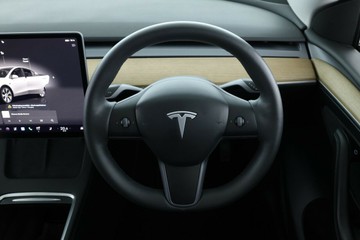 https://vehicle-cdn.autoleague.cloud/30675_61038470_14.jpg