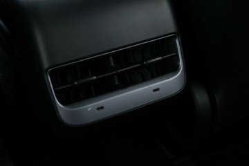 https://vehicle-cdn.autoleague.cloud/30675_61038470_28.jpg