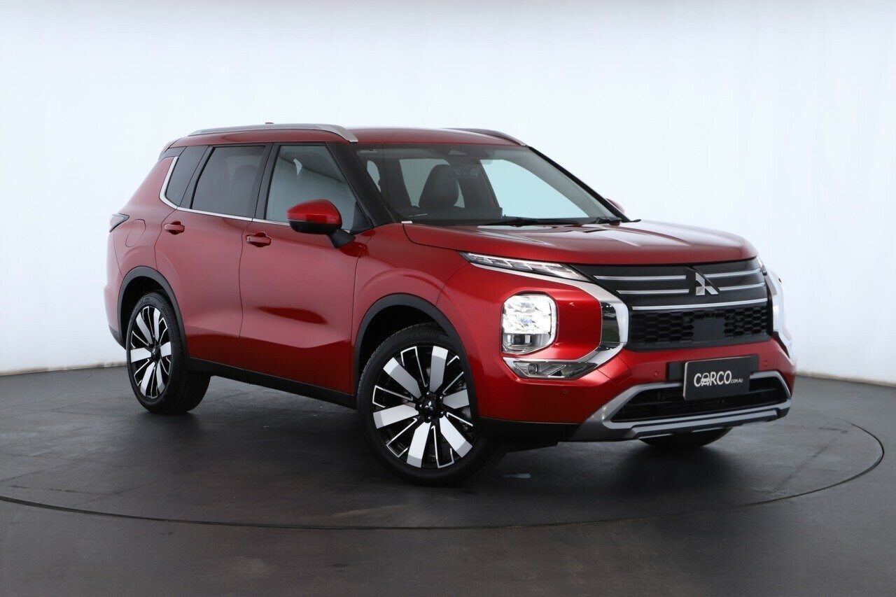 Mitsubishi Outlander image 1