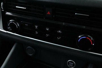 https://vehicle-cdn.autoleague.cloud/30675_61038534_27.jpg