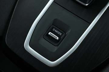 https://vehicle-cdn.autoleague.cloud/30675_61038534_29.jpg