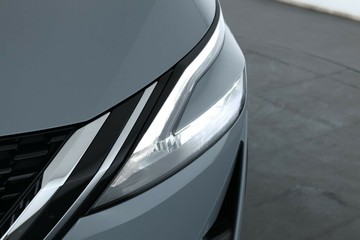 https://vehicle-cdn.autoleague.cloud/30675_61038534_8.jpg