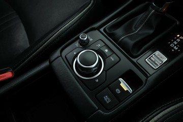https://vehicle-cdn.autoleague.cloud/30675_61038545_29.jpg