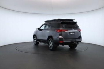 https://vehicle-cdn.autoleague.cloud/30675_61038562_13.jpg
