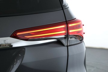 https://vehicle-cdn.autoleague.cloud/30675_61038562_16.jpg