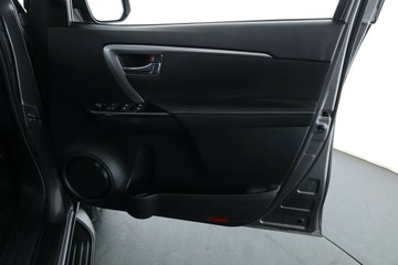 https://vehicle-cdn.autoleague.cloud/30675_61038562_18.jpg