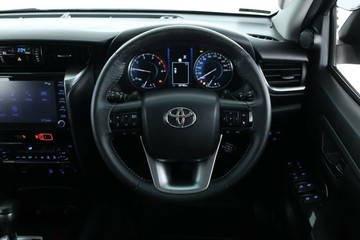 https://vehicle-cdn.autoleague.cloud/30675_61038562_21.jpg