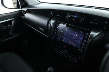 https://vehicle-cdn.autoleague.cloud/30675_61038562_23.jpg