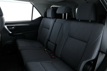 https://vehicle-cdn.autoleague.cloud/30675_61038562_34.jpg