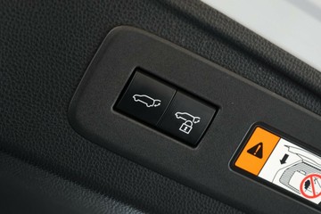 https://vehicle-cdn.autoleague.cloud/30675_61038563_15.jpg