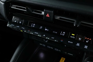 https://vehicle-cdn.autoleague.cloud/30675_61038563_27.jpg