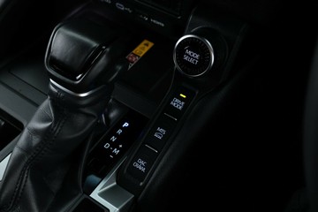 https://vehicle-cdn.autoleague.cloud/30675_61038563_29.jpg