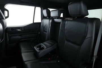 https://vehicle-cdn.autoleague.cloud/30675_61038563_35.jpg