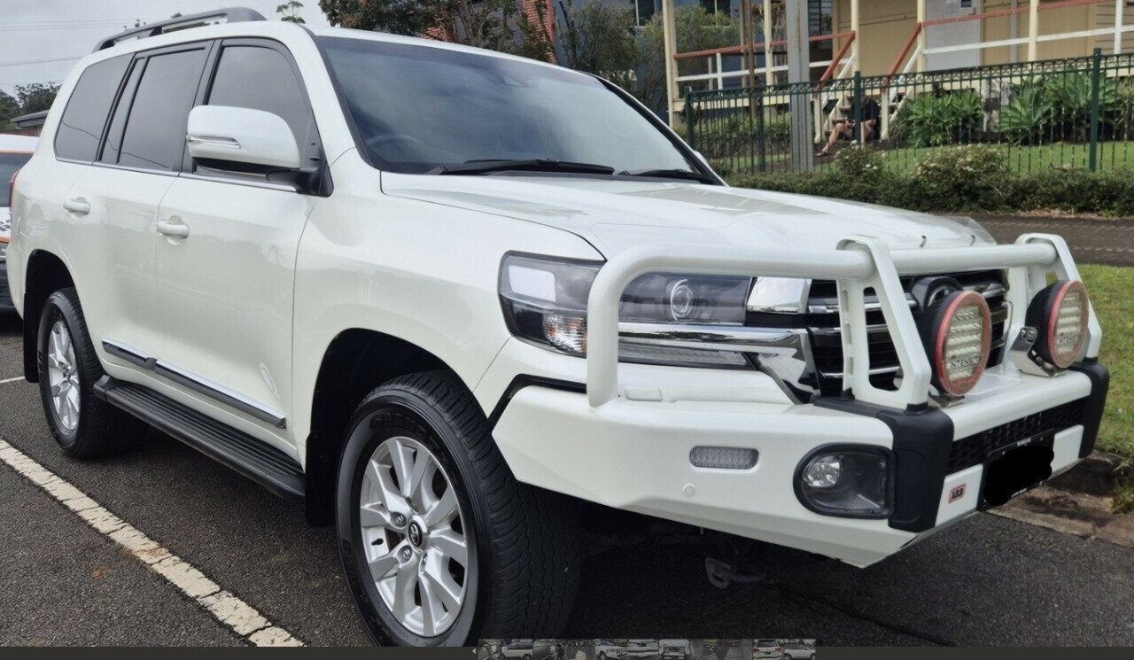 Toyota Landcruiser image 1