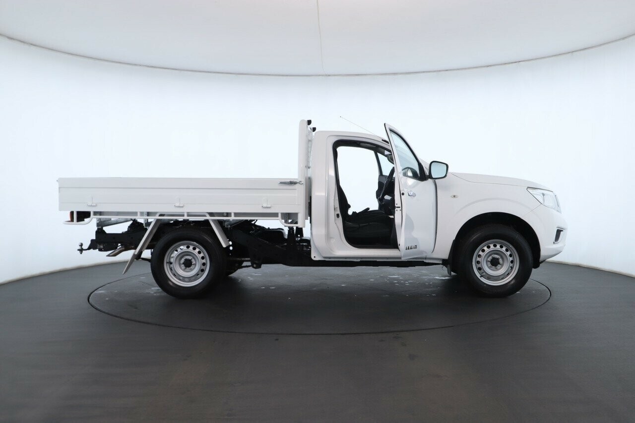Nissan Navara image 2