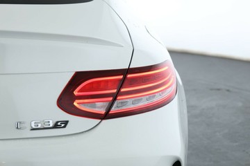 https://vehicle-cdn.autoleague.cloud/30675_61038636_15.jpg