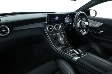 https://vehicle-cdn.autoleague.cloud/30675_61038636_34.jpg