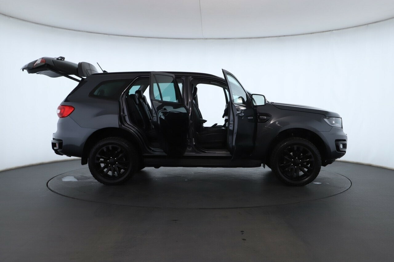 Ford Everest image 2